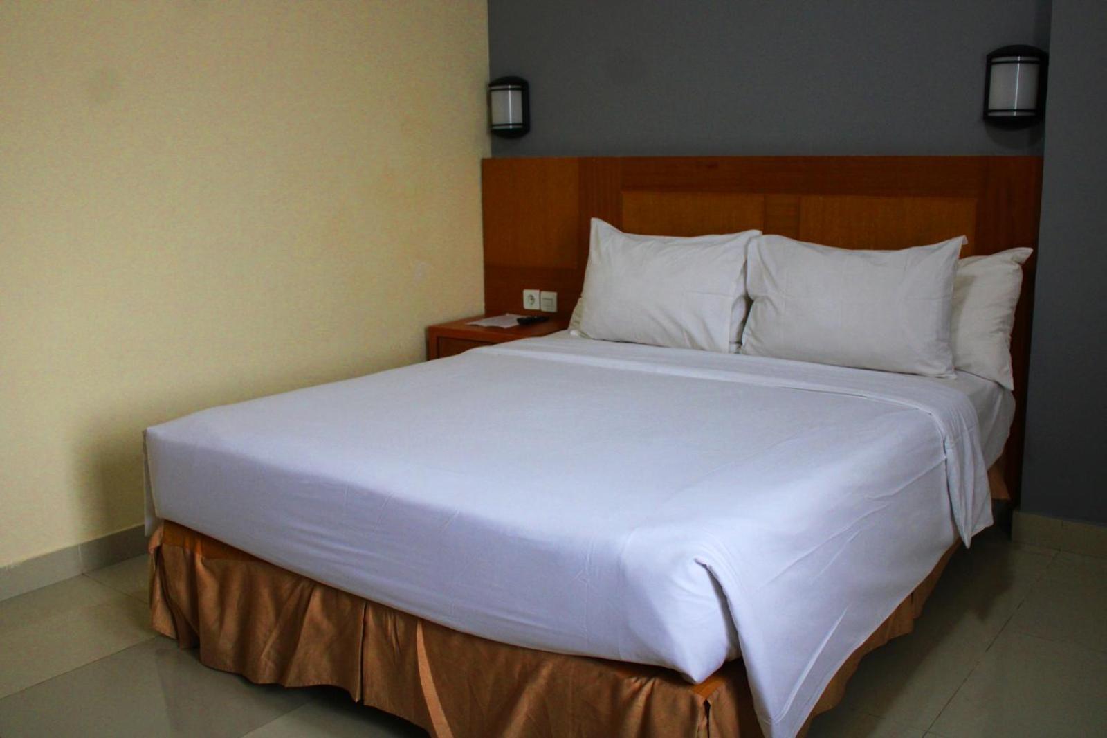 Maleosan Inn Manado Hotel Экстерьер фото
