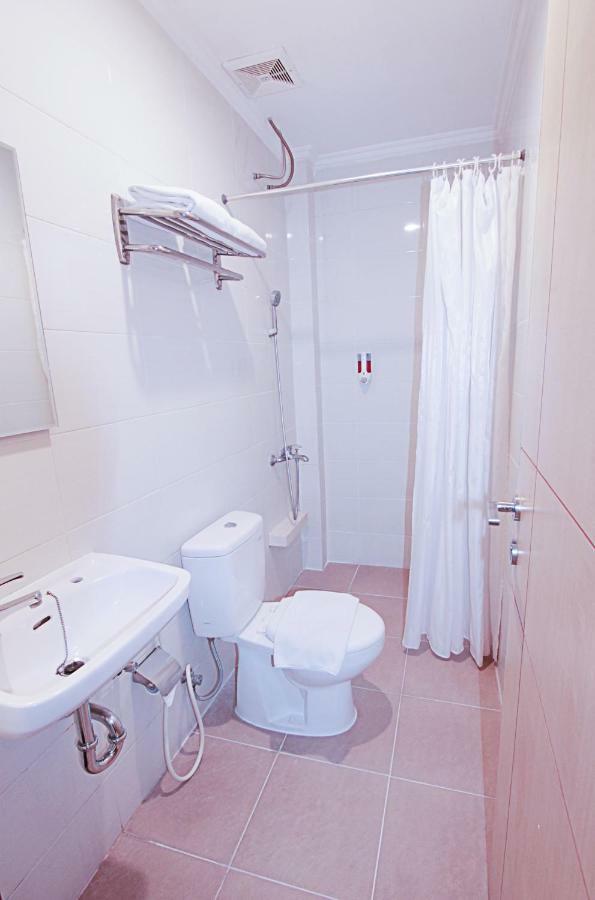 Maleosan Inn Manado Hotel Экстерьер фото